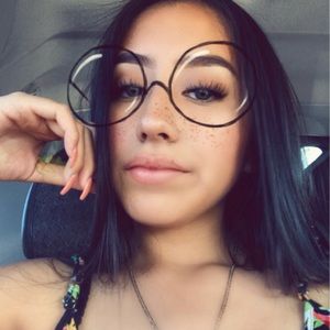 Meet your Posher, Lessly